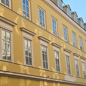  Отель Parklane Boutique - Newly Renovated
