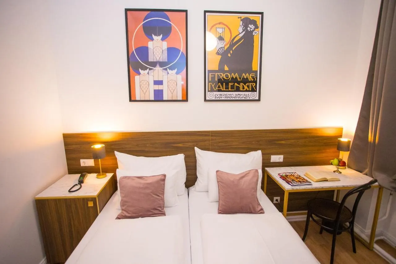 Hotel Pension Central I Self Check In Vienne Autriche