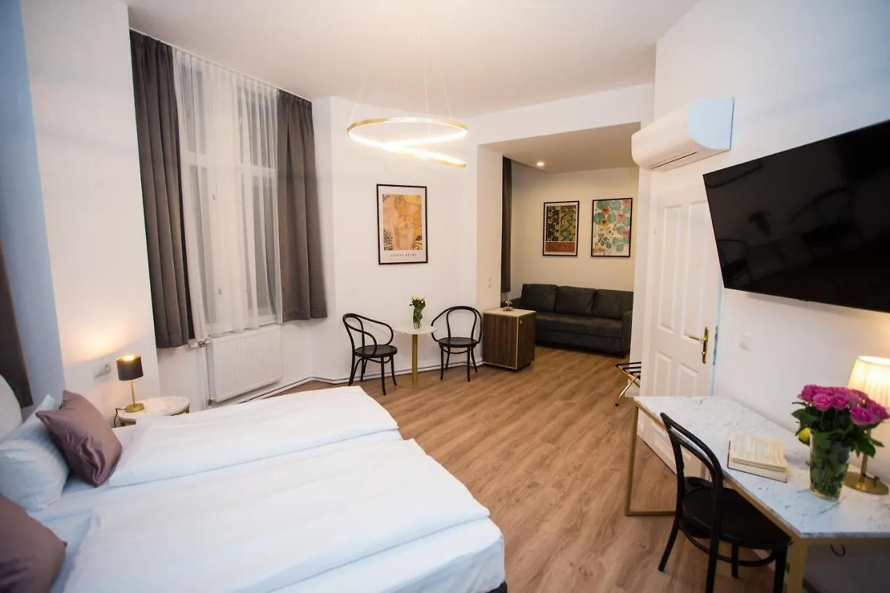 Hotel Pension Central I Self Check In Vienne