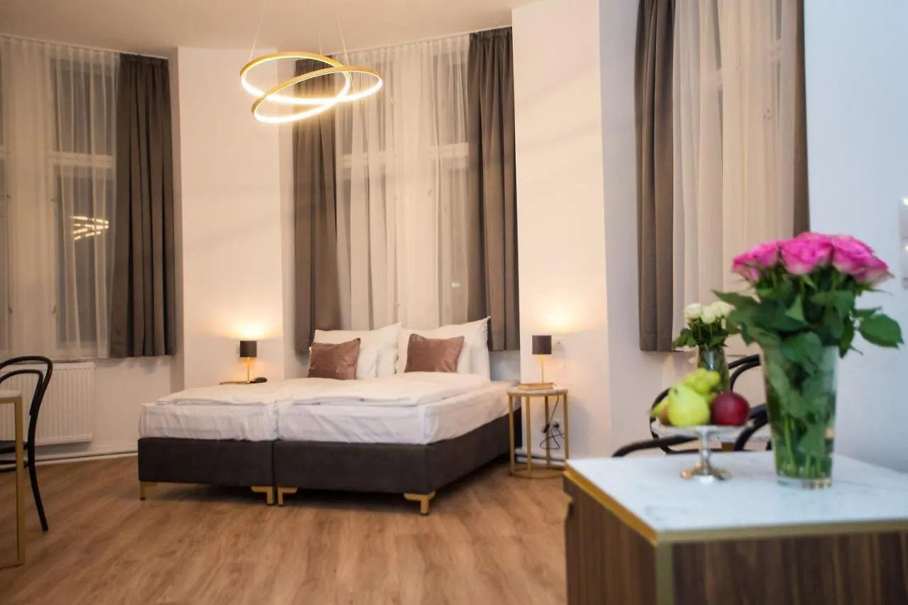 Hotel Pension Central I Self Check In Vienne