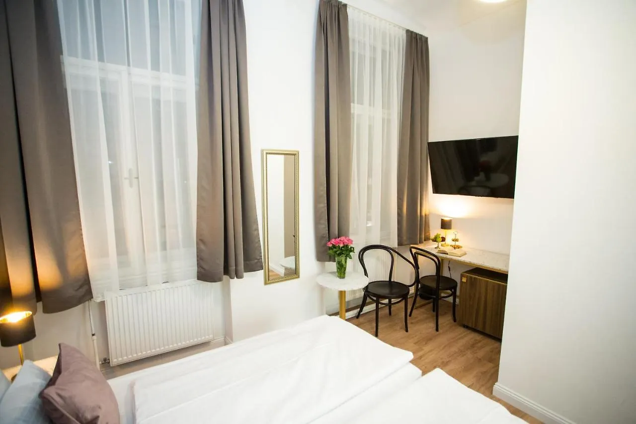 Hotel Pension Central I Self Check In Vienne Autriche